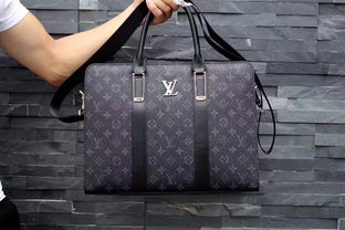 廣州二手服裝鞋帽箱包市場 巴寶莉、普拉達、LV等奢侈品牌貨源直供解析